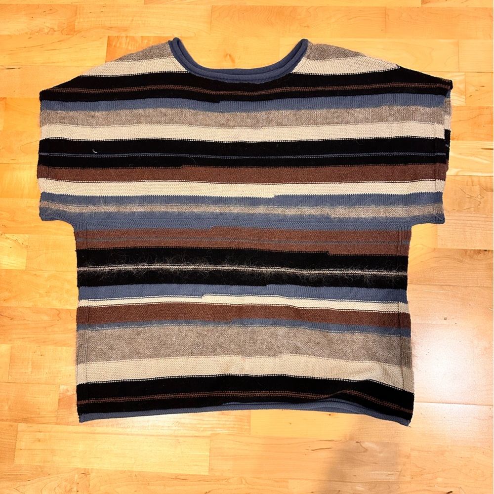 Gurdun Sjoden convertable tunic/shrug sweater. Natural fiber.